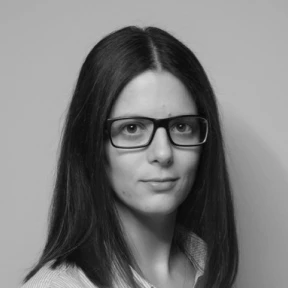 Photo of Aimlia Tsakiri from Innosake sharing her experience working with EvinceDev on Magento Store and App Development Project